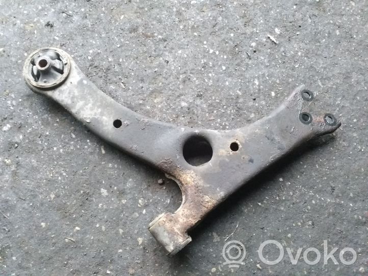 Toyota Corolla E120 E130 Fourchette, bras de suspension inférieur avant 