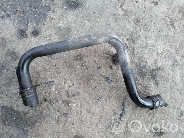 Mazda 323 Tuyau de liquide de refroidissement moteur 