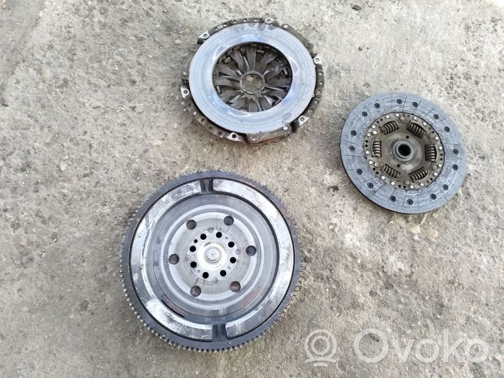 Audi A4 S4 B7 8E 8H Kit d'embrayage 