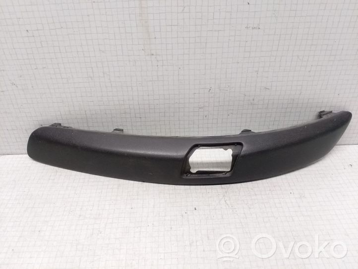 Volkswagen Golf V Moulure sous phares 1K0807717C