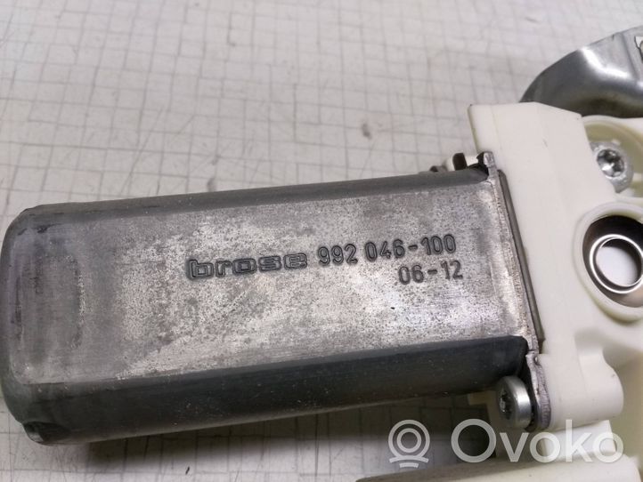 Toyota Corolla E120 E130 Elektryczny podnośnik szyby drzwi tylnych 992046100