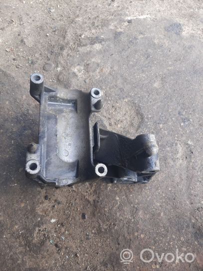 Opel Vectra B Gearbox mounting bracket 90497583