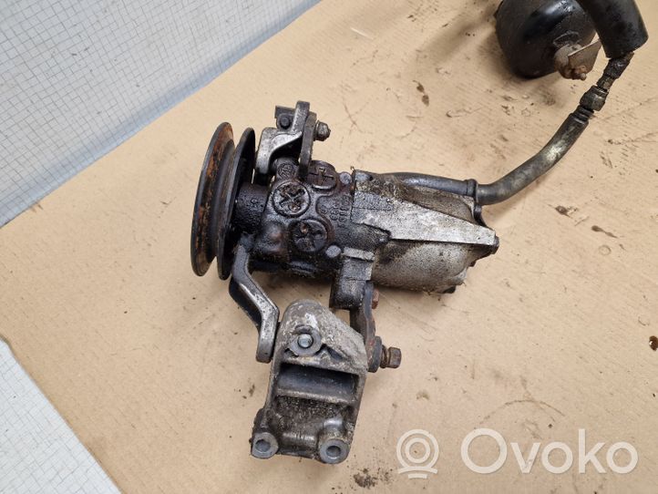 Audi 100 200 5000 C3 Pompe de direction assistée 8601955131