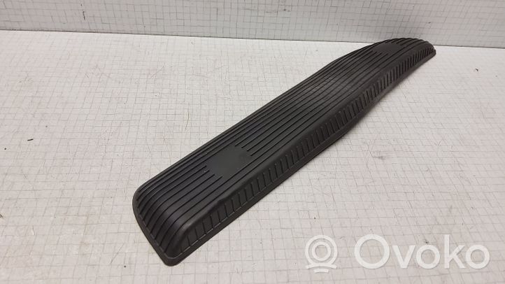 Volkswagen PASSAT B5.5 Altro elemento di rivestimento della portiera anteriore 3B0868134