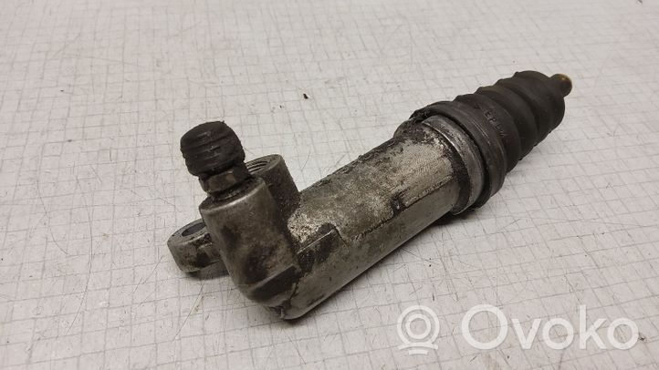 Audi A6 S6 C4 4A Główny cylinder sprzęgła 4A0721261