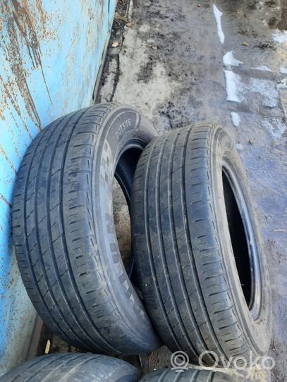 Volvo V70 R15 summer tire 19565R15