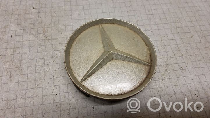 Mercedes-Benz C AMG W203 Non-original wheel cap 