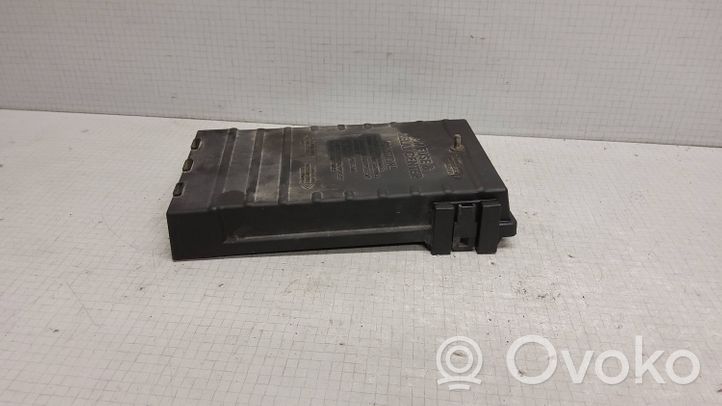 Chrysler Town & Country IV Fuse box cover 04748477AA