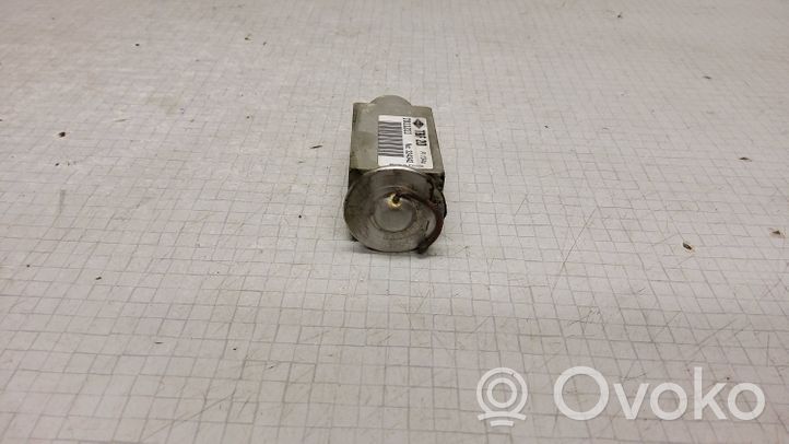 Opel Zafira B Air conditioning (A/C) expansion valve 7011211