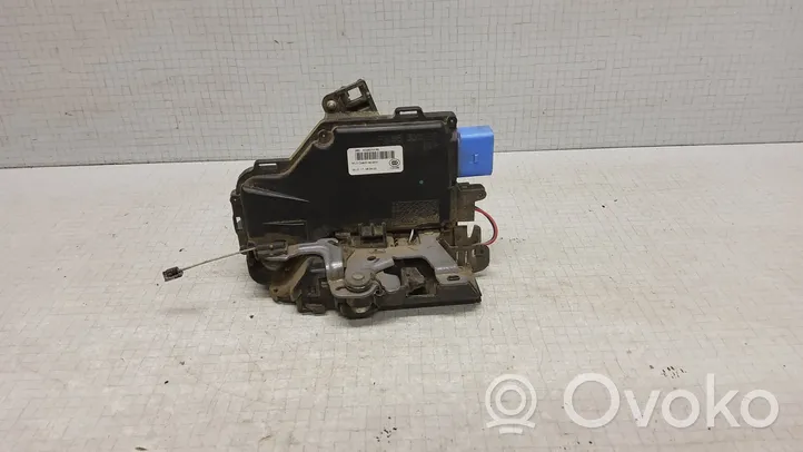 Volkswagen Caddy Front door lock 3D2837016D