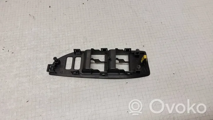 Toyota Verso Rivestimento pulsantiera finestrino della portiera anteriore 742320F040