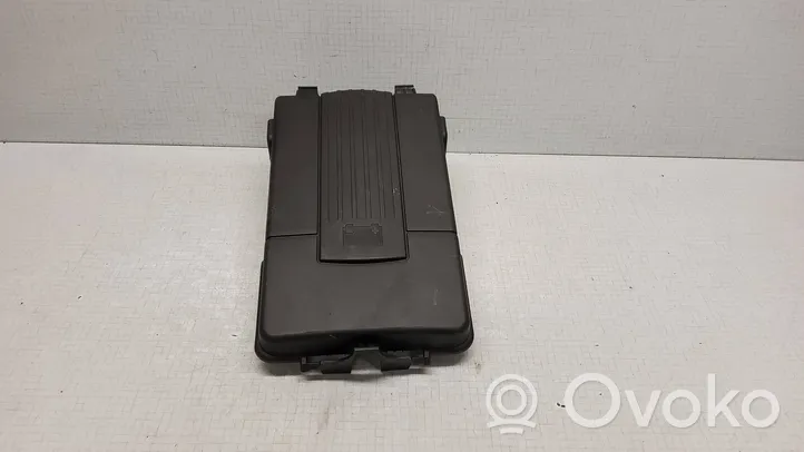 Volkswagen PASSAT B6 Akumulatora kastes vāks 1K0915443A