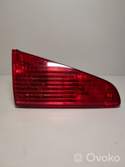 Peugeot 607 Lampy tylnej klapy bagażnika 