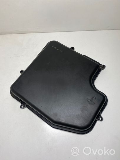 Volkswagen PASSAT B5 Fuse box cover 8D1907613A