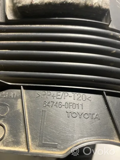 Toyota Corolla Verso AR10 Copertura del rivestimento bagagliaio/baule 647460F011