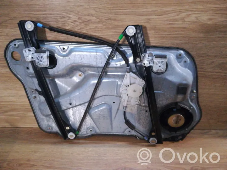 Volkswagen Golf IV Alzacristalli della portiera anteriore con motorino 1J4837730AA