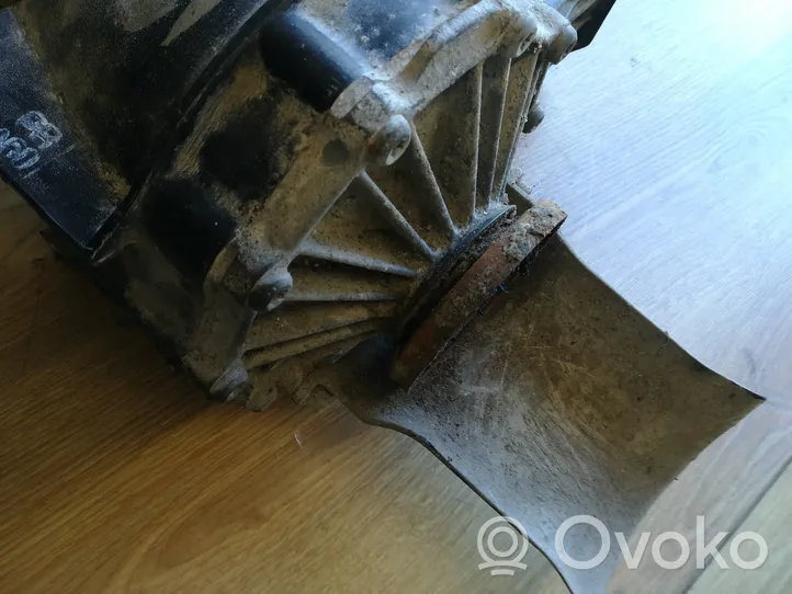 Volkswagen PASSAT B5.5 Rear differential 