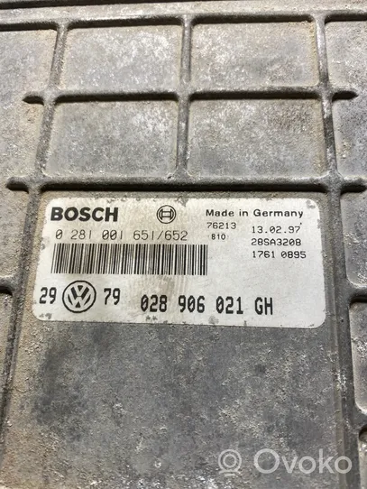 Volkswagen Golf III Calculateur moteur ECU 028906021GH