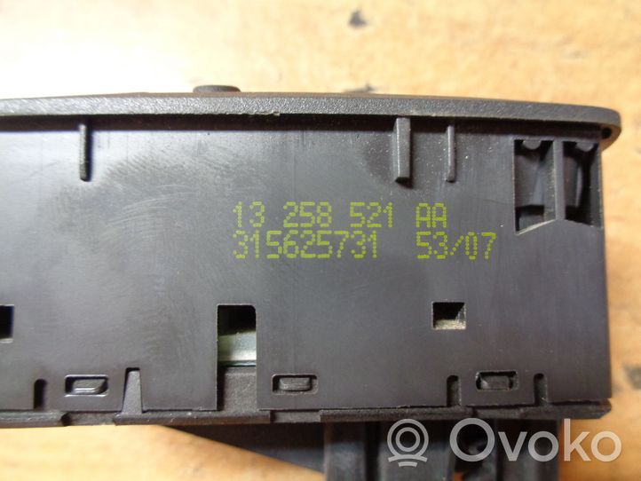 Opel Corsa D Electric window control switch 13258521AA