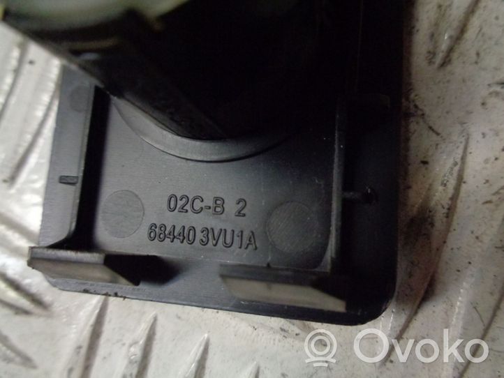 Nissan Note (E12) USB jungtis 684403VU1A