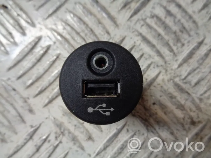 Nissan Qashqai Connecteur/prise USB 280023BH00A