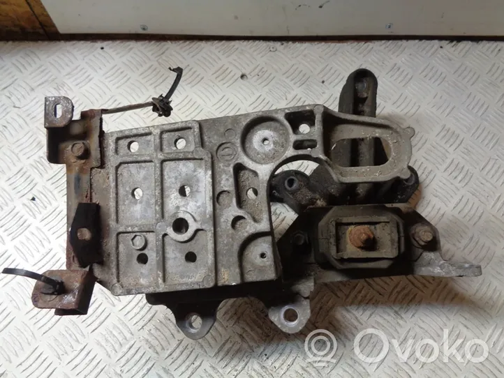 Nissan Qashqai+2 Supporto della scatola del cambio 8200457080