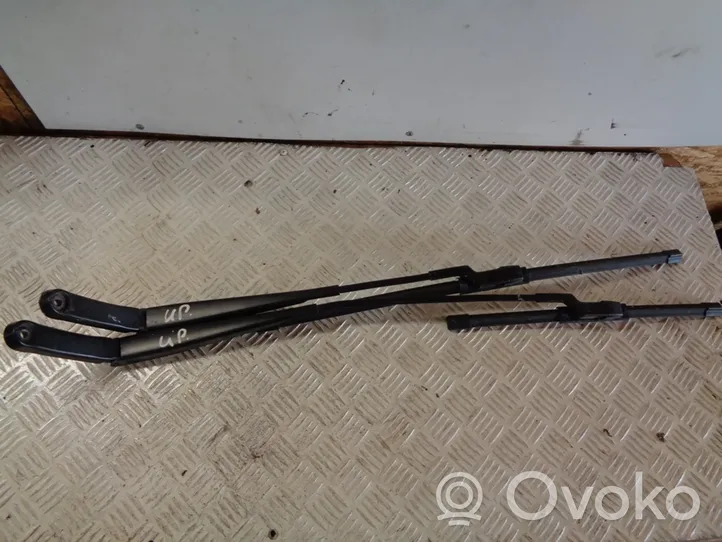 Volkswagen Up Front wiper blade arm 1S1955409B