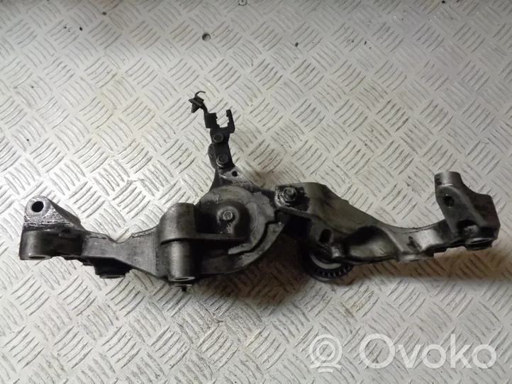 Opel Meriva B Soporte del alternador 