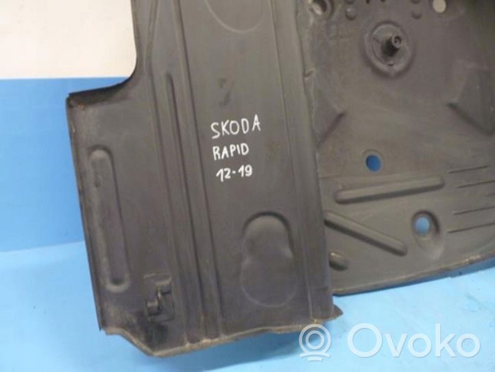 Skoda Rapid (NH) Garniture de section de roue de secours 