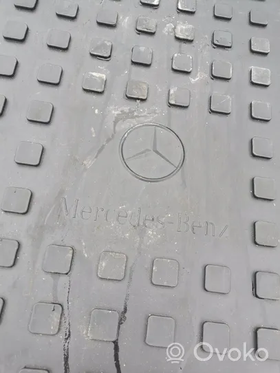 Mercedes-Benz GLE (W166 - C292) Tappetino di rivestimento del bagagliaio/baule A1668140100