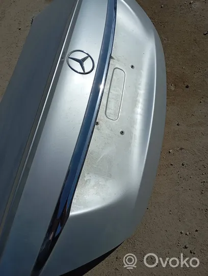 Mercedes-Benz E W213 Takaluukun/tavaratilan kansi 