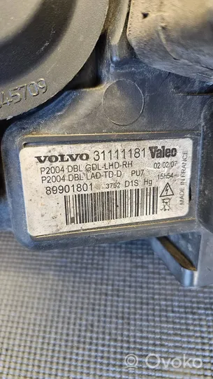 Volvo XC70 Lampa przednia 31111181