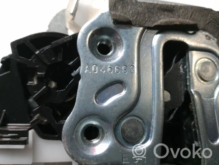 Toyota RAV 4 (XA50) Zamek drzwi przednich 6904053140