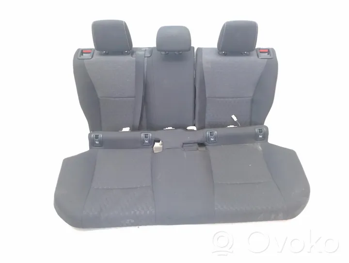 Toyota Yaris Fotele / Kanapa / Komplet 71072K0040E0