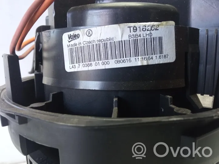 Toyota Aygo AB40 Salono oro mazgo plastikinis korpusas T918262