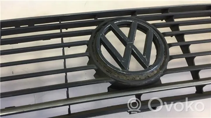 Volkswagen Polo II 86C 2F Grille de calandre avant 867853653