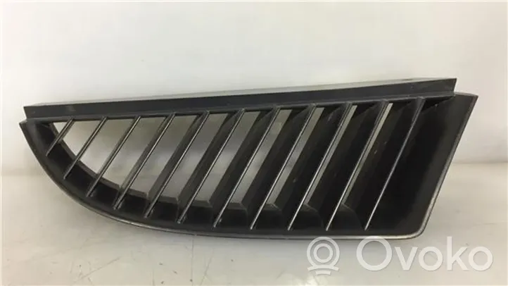 Mitsubishi Colt Grille de calandre avant MN127774