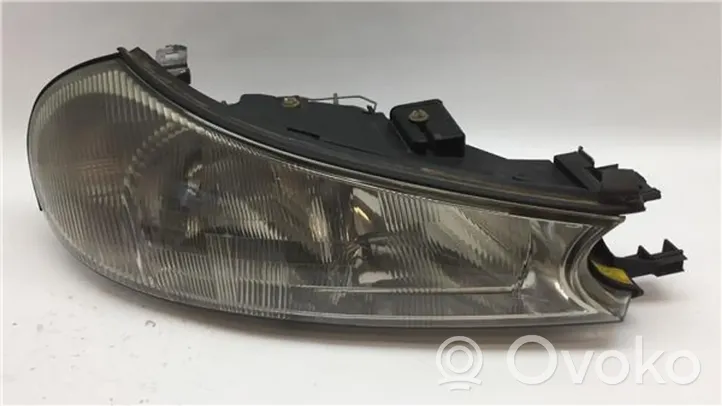 Toyota Carina A40 Lampa przednia 1110515