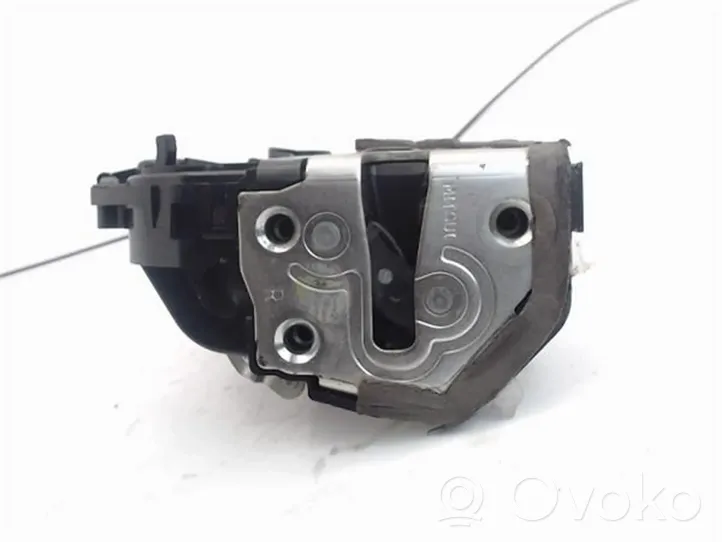 Toyota Prius (XW20) Motor de cierre de puerta trasera 6905047041