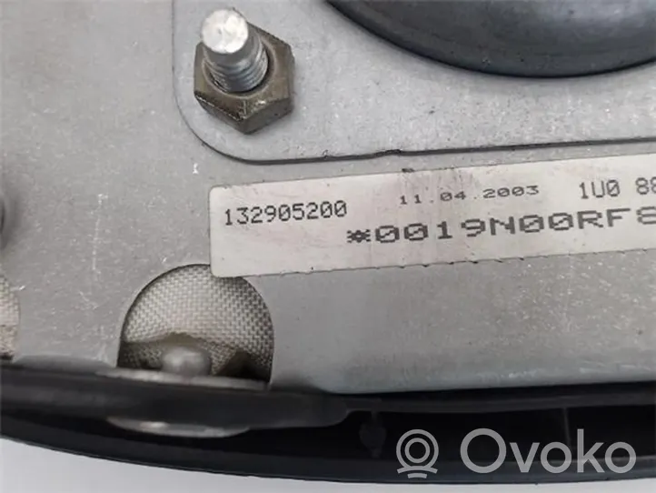Skoda Octavia Mk2 (1Z) Zaślepka Airbag kierownicy 132905200
