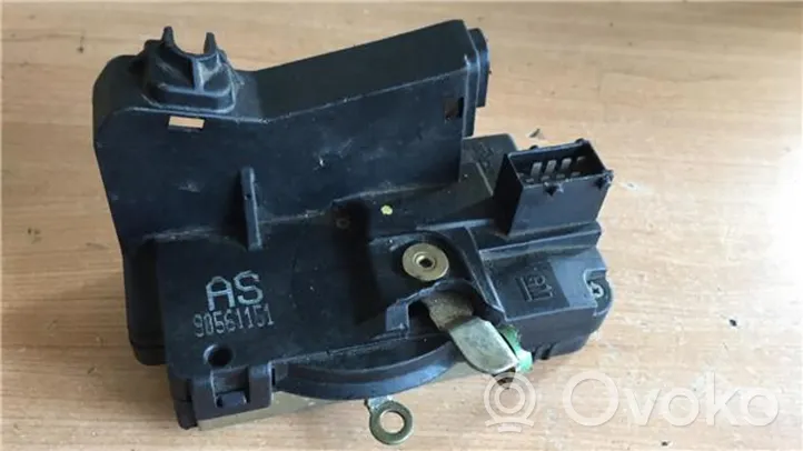 Opel Astra G Moteur de verrouillage porte avant 90561151