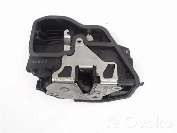 BMW X3 E83 Moteur de centralisation serrure de porte arrière 7154630