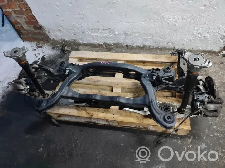 Mercedes-Benz A W176 Triangle bras de suspension inférieur avant 