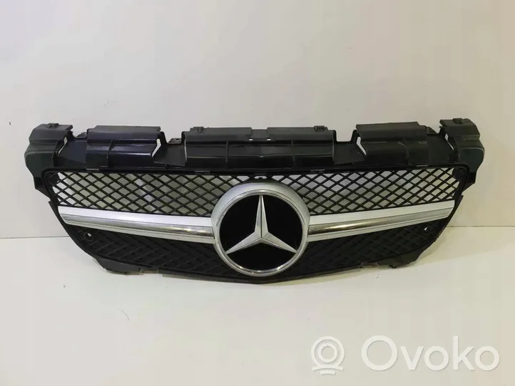 Mercedes-Benz SLK R172 Grille calandre supérieure de pare-chocs avant A1728880160