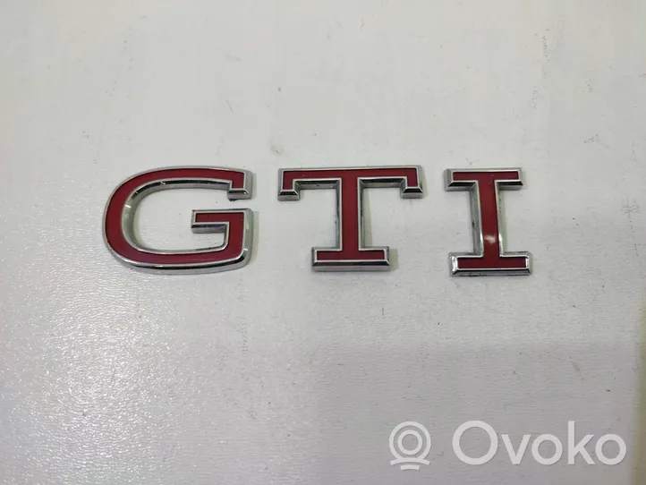 Volkswagen Golf VIII Logo, emblème de fabricant 