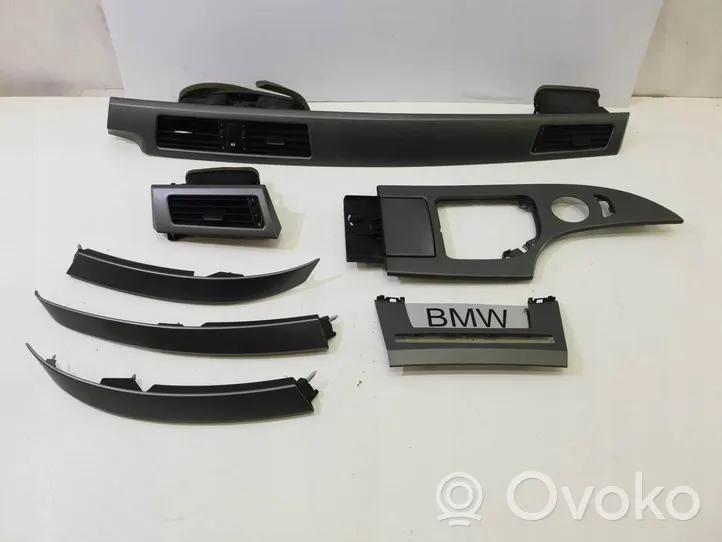 BMW 5 E60 E61 Garniture de tableau de bord 7129644