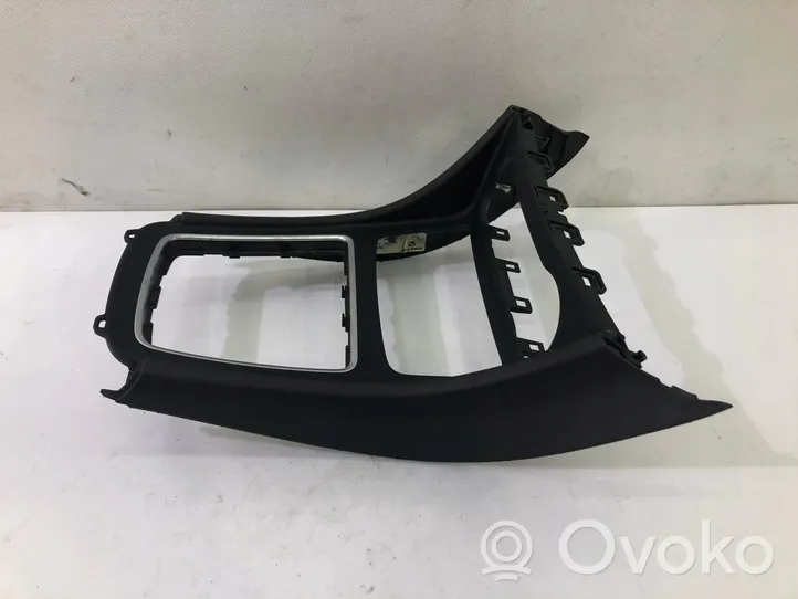 Mercedes-Benz A W176 Contour de levier de vitesses A1766800871