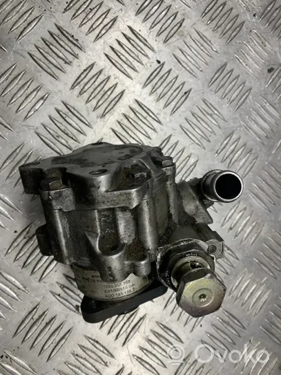 Audi A4 S4 B5 8D Pompe de direction assistée 8D0145156T