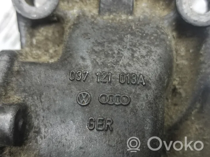 Audi 80 90 S2 B4 Vesipumppu 037121013A