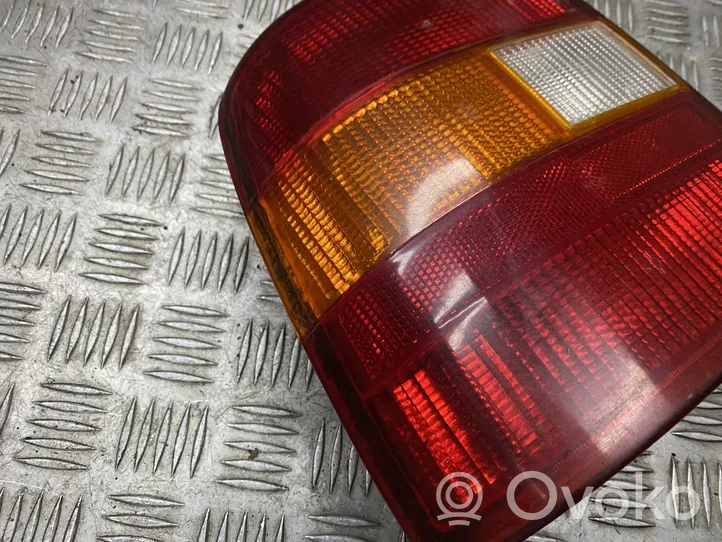 Opel Vectra A Lampa tylna 12871748